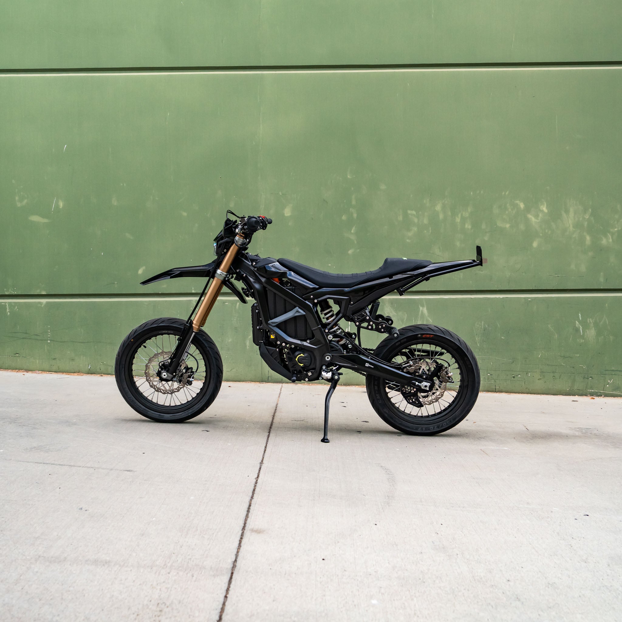 Surron Ultra Bee 12 Bar