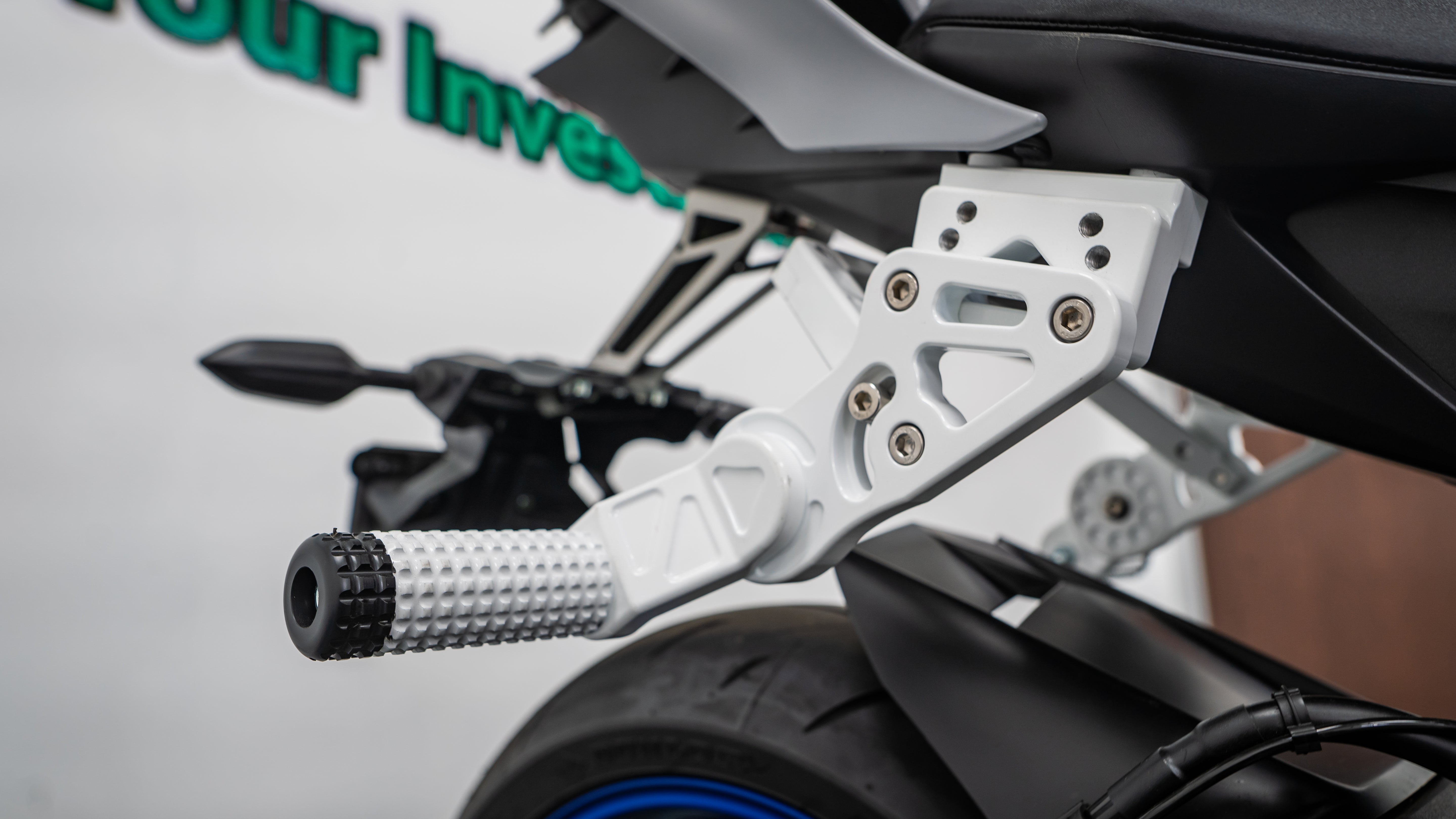 Impaktech Adjustable Subcage Yamaha R6 | 2006-2020