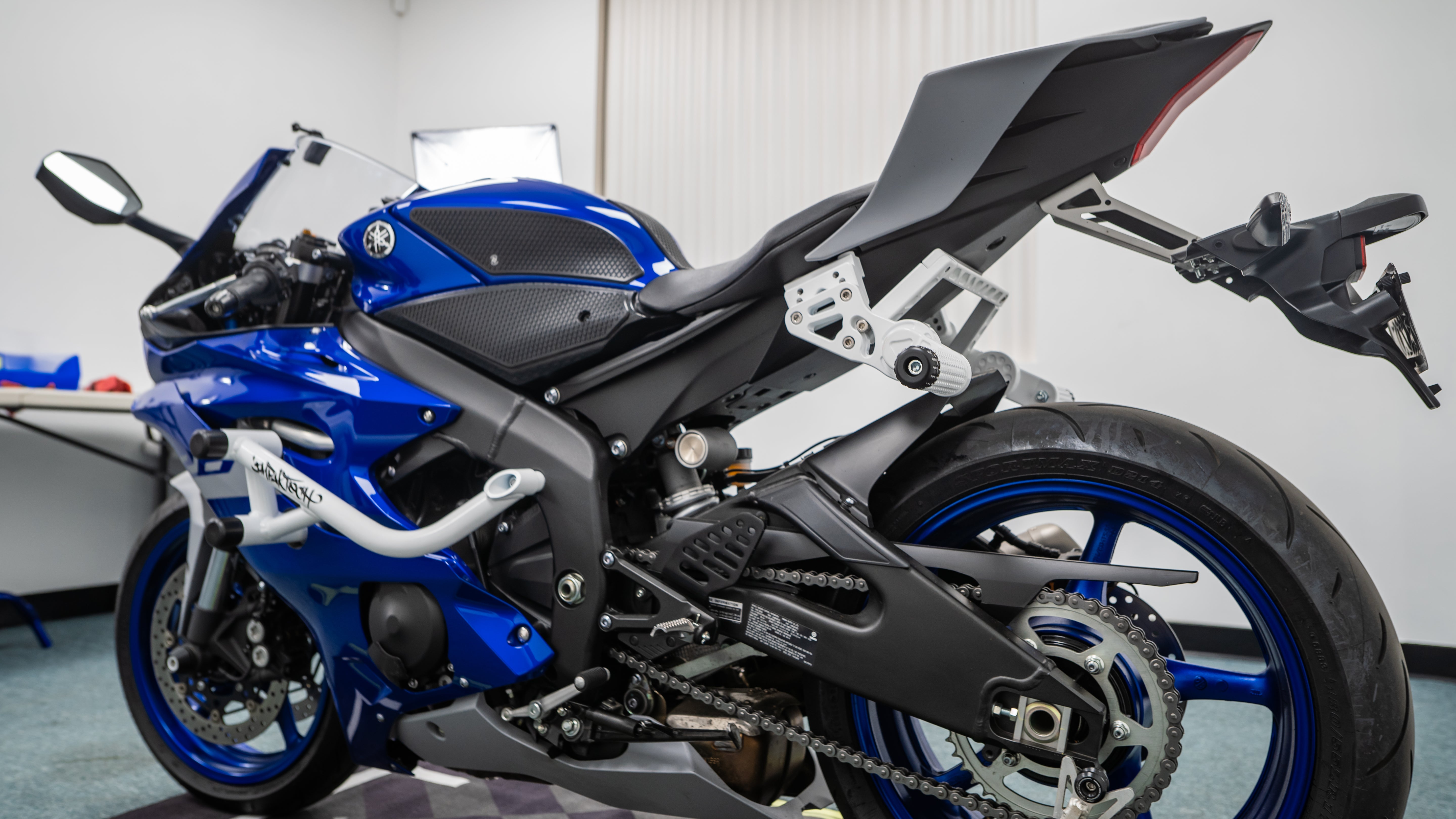 Impaktech Adjustable Subcage Yamaha R6 | 2006-2020
